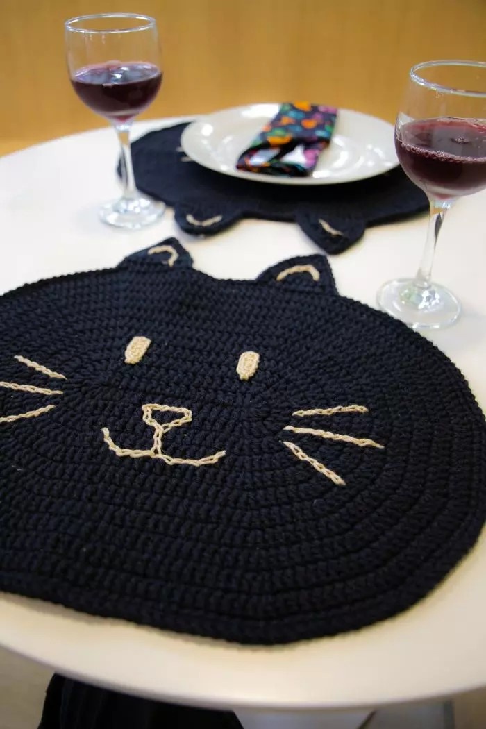 How to Crochet the Black Cat Dinner Placemat: Oval Foundation, Kitty Ears & Whiskers Embroidery